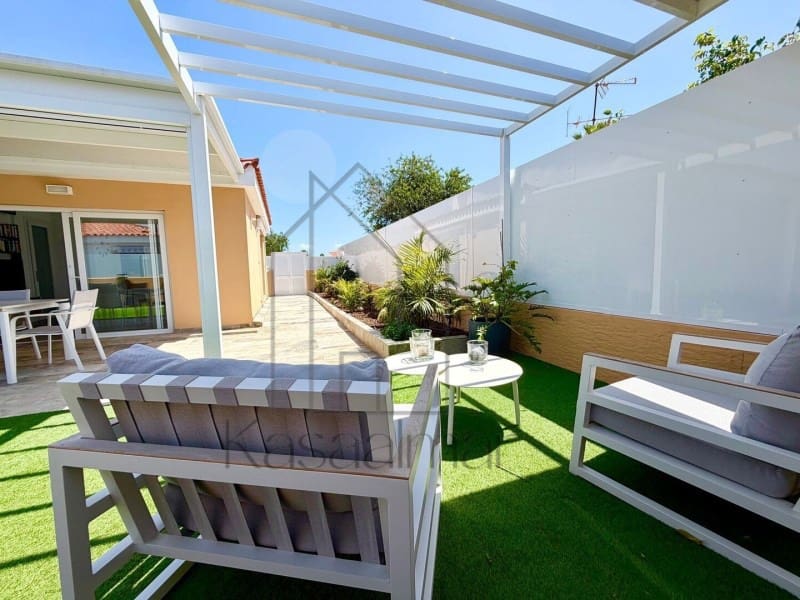3 quarto Moradia para venda em San Bartolome de Tirajana com piscina - 749 000 € (Ref: 9917836)