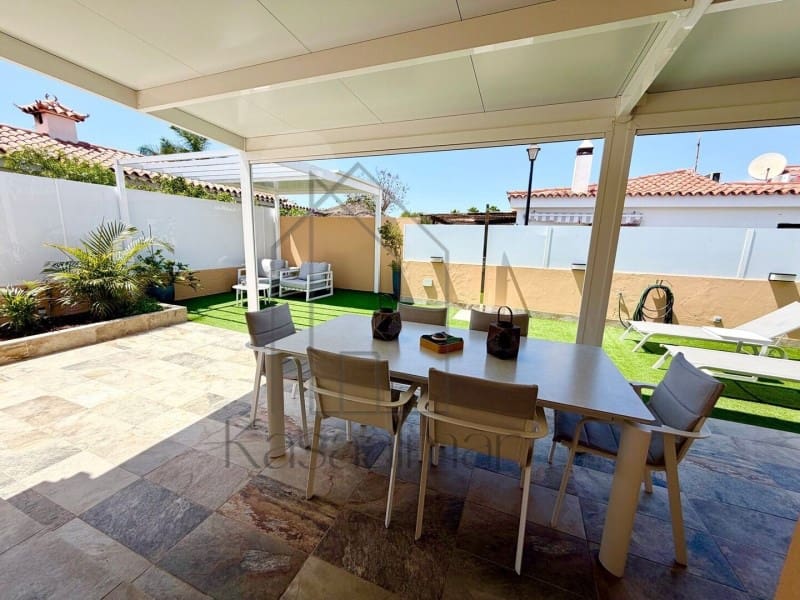 3 quarto Moradia para venda em San Bartolome de Tirajana com piscina - 749 000 € (Ref: 9917836)