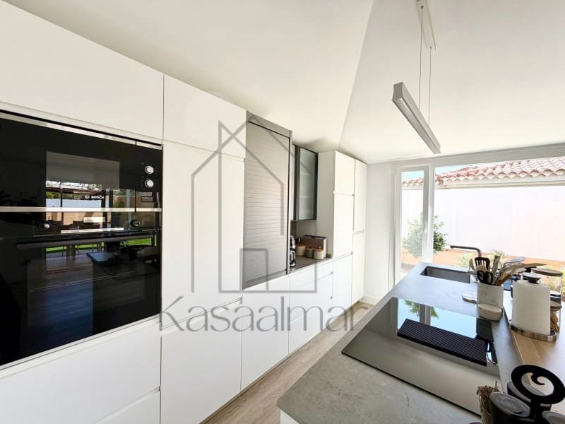 3 quarto Moradia para venda em San Bartolome de Tirajana com piscina - 749 000 € (Ref: 9917836)