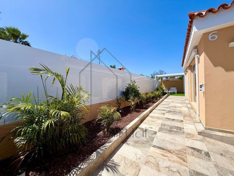 3 quarto Moradia para venda em San Bartolome de Tirajana com piscina - 749 000 € (Ref: 9917836)