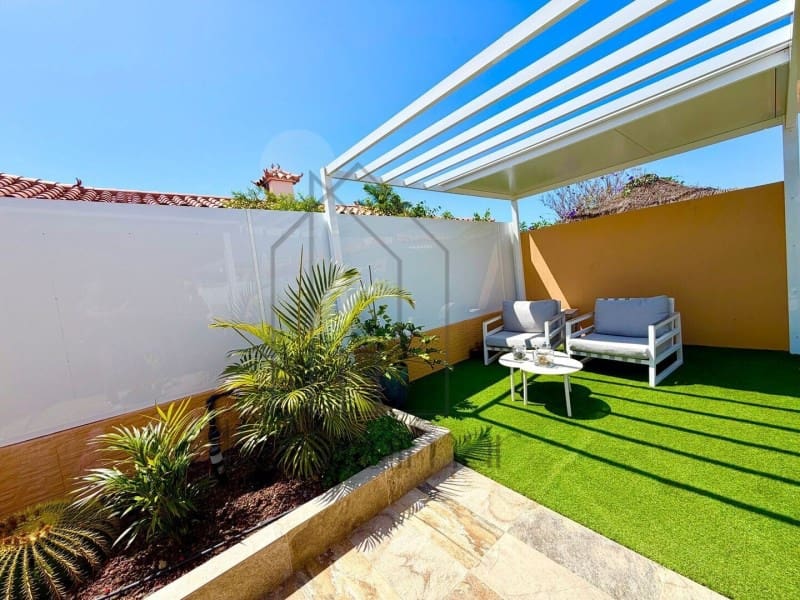 3 quarto Moradia para venda em San Bartolome de Tirajana com piscina - 749 000 € (Ref: 9917836)