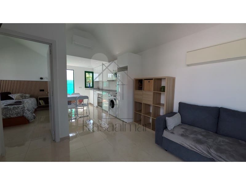 1 bedroom Villa for rent in San Bartolome de Tirajana with pool - € 1,600 (Ref: 9970303)