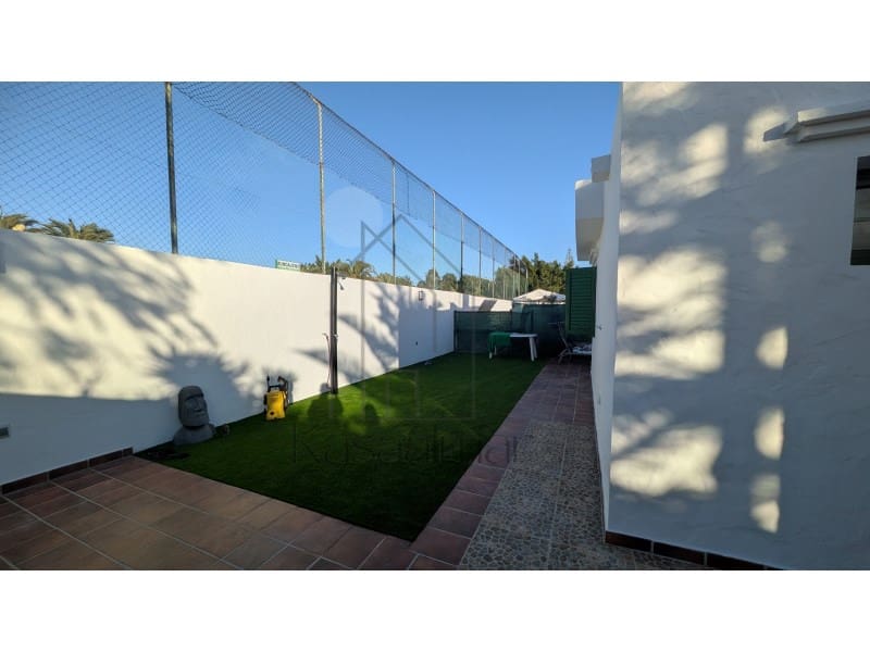 1 bedroom Villa for rent in San Bartolome de Tirajana with pool - € 1,600 (Ref: 9970303)