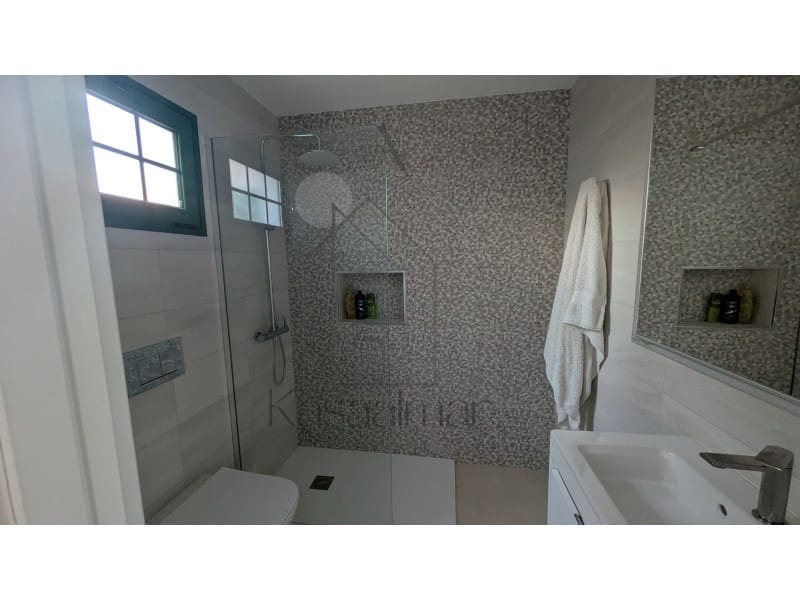 1 bedroom Villa for rent in San Bartolome de Tirajana with pool - € 1,600 (Ref: 9970303)
