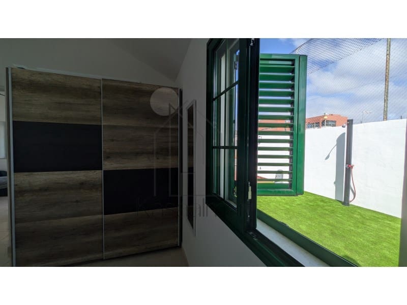 1 bedroom Villa for rent in San Bartolome de Tirajana with pool - € 1,600 (Ref: 9970303)