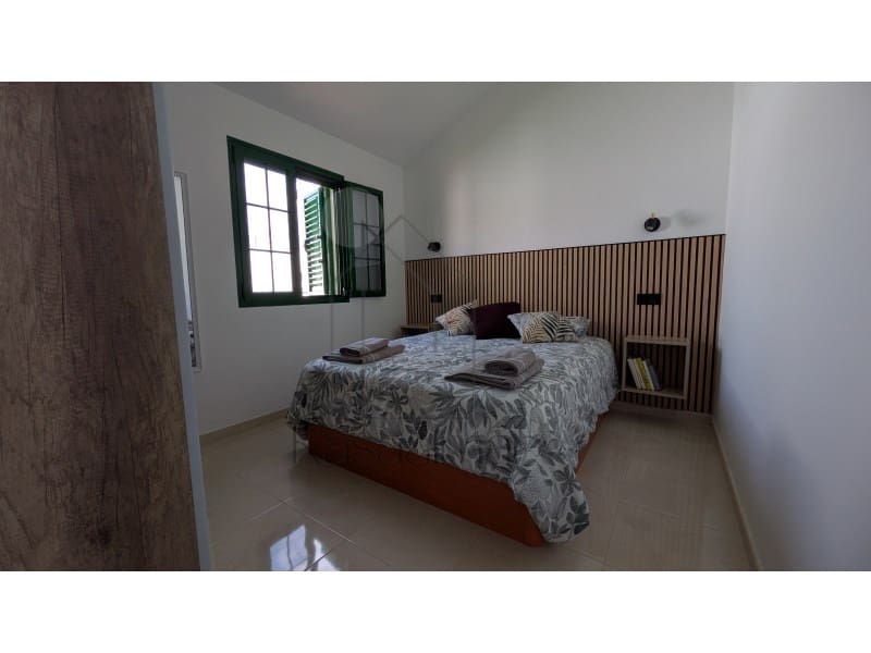 1 bedroom Villa for rent in San Bartolome de Tirajana with pool - € 1,600 (Ref: 9970303)