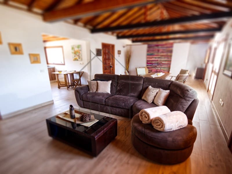 1 bedroom Townhouse for rent in Santa Lucia de Tirajana with garage - € 1,000 (Ref: 9972998)