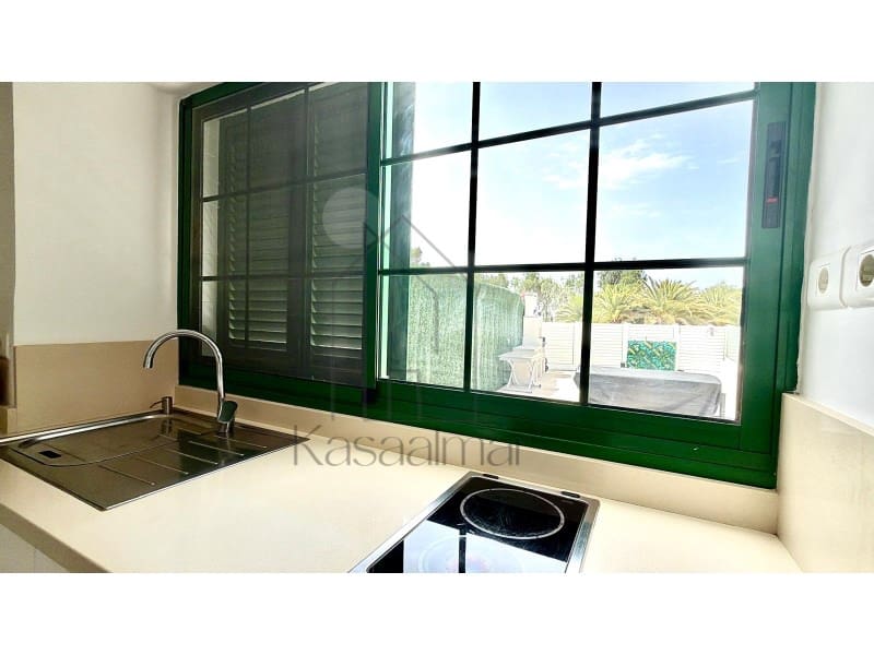 Bungalow de 2 chambres à louer à San Bartolome de Tirajana avec piscine - 1 800 € (Ref: 9995786)
