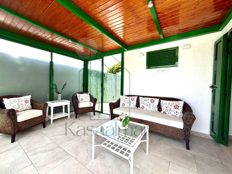 Bungalow de 2 chambres à louer à San Bartolome de Tirajana avec piscine - 1 800 € (Ref: 9995786)