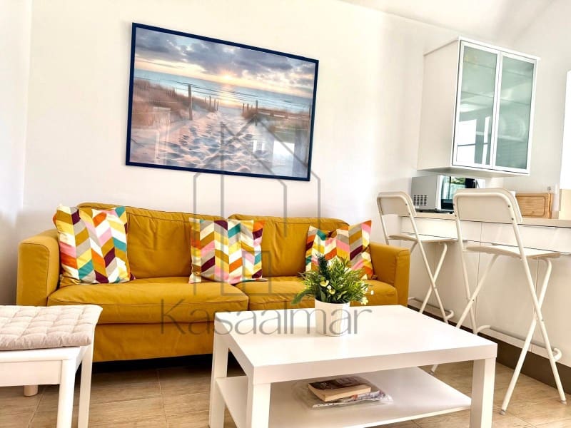 Bungalow de 2 chambres à louer à San Bartolome de Tirajana avec piscine - 1 800 € (Ref: 9995786)