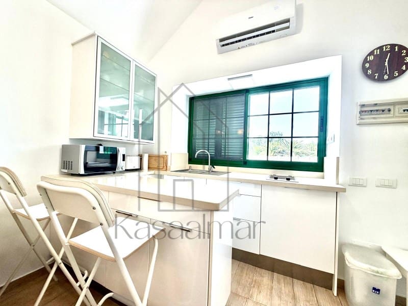Bungalow de 2 chambres à louer à San Bartolome de Tirajana avec piscine - 1 800 € (Ref: 9995786)