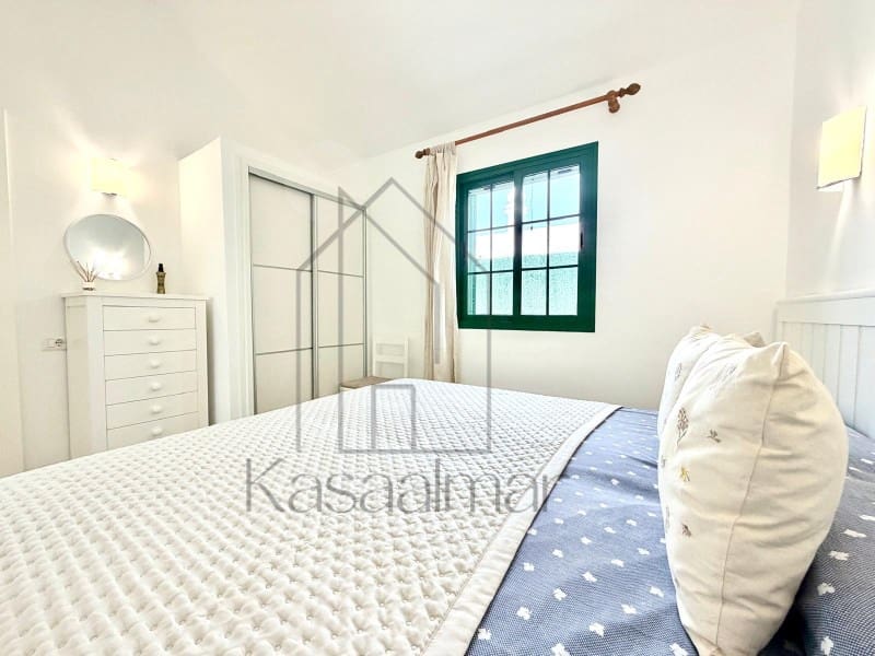 Bungalow de 2 chambres à louer à San Bartolome de Tirajana avec piscine - 1 800 € (Ref: 9995786)