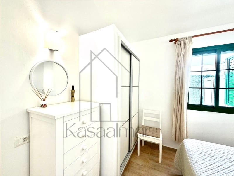 Bungalow de 2 chambres à louer à San Bartolome de Tirajana avec piscine - 1 800 € (Ref: 9995786)