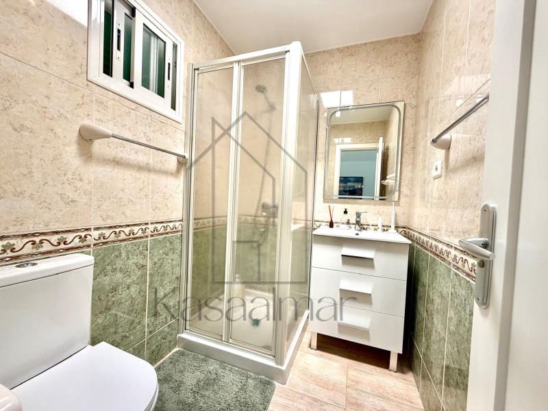 Bungalow de 2 chambres à louer à San Bartolome de Tirajana avec piscine - 1 800 € (Ref: 9995786)