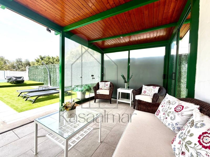 Bungalow de 2 chambres à louer à San Bartolome de Tirajana avec piscine - 1 800 € (Ref: 9995786)