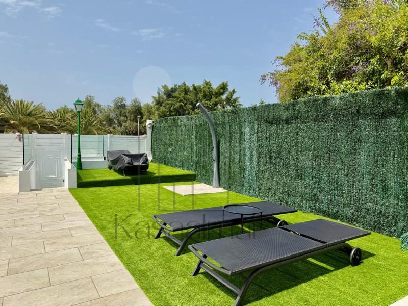 Bungalow de 2 chambres à louer à San Bartolome de Tirajana avec piscine - 1 800 € (Ref: 9995786)