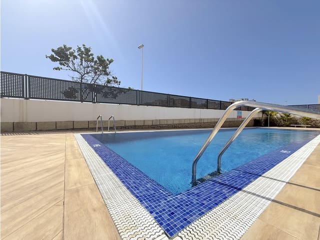 3 makuuhuone Kattohuoneisto myytävänä paikassa El Medano, Granadilla de Abona - 575 000 € (Ref: 8970858)