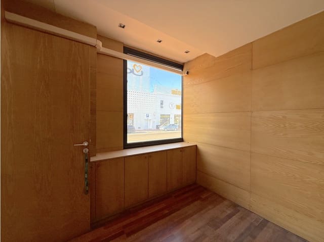 Commercial for rent in Las Chafiras (San Miguel), San Miguel de Abona - € 2,700 (Ref: 8970863)