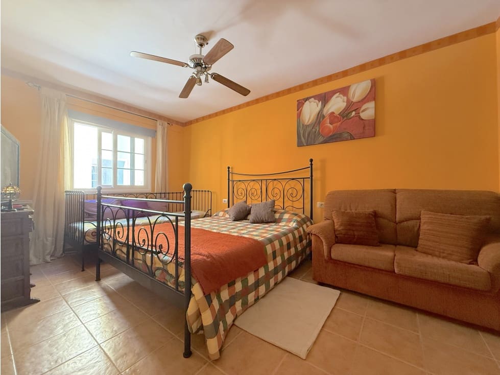 Leilighet til salgs i Las Chafiras (San Miguel) med svømmebasseng - € 240 000 (Ref: 8970864)