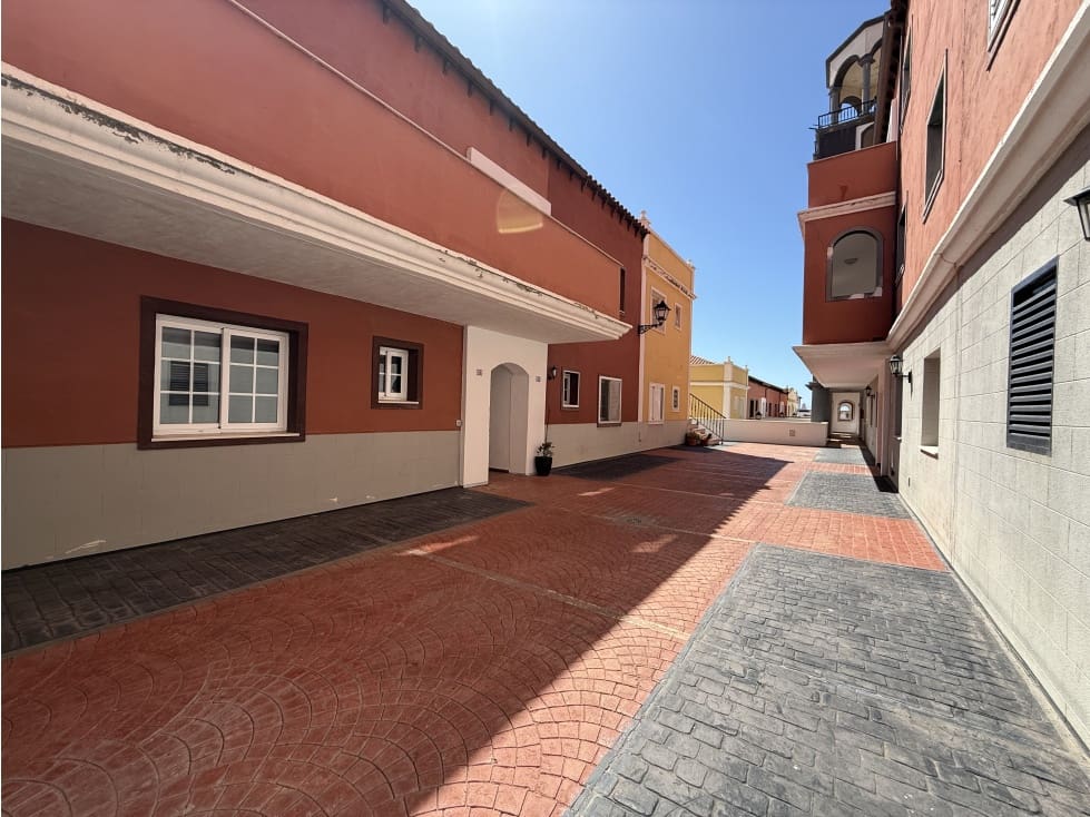 Leilighet til salgs i Las Chafiras (San Miguel) med svømmebasseng - € 240 000 (Ref: 8970864)