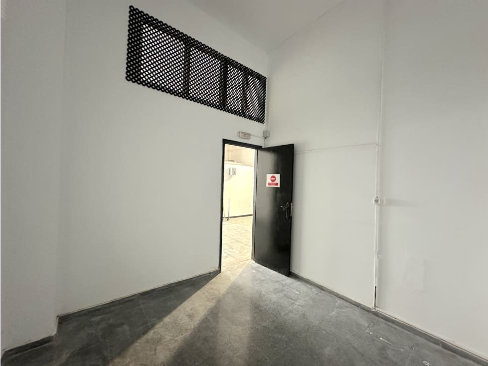 Kaupallinen myytävänä paikassa Maria Jimenez - 130 000 € (Ref: 8970869)