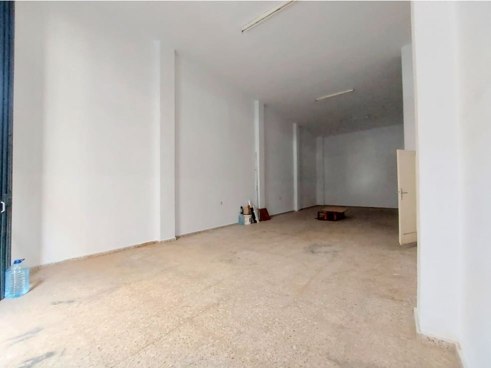 Kommersiell til leie i Taco - € 490 (Ref: 8970871)