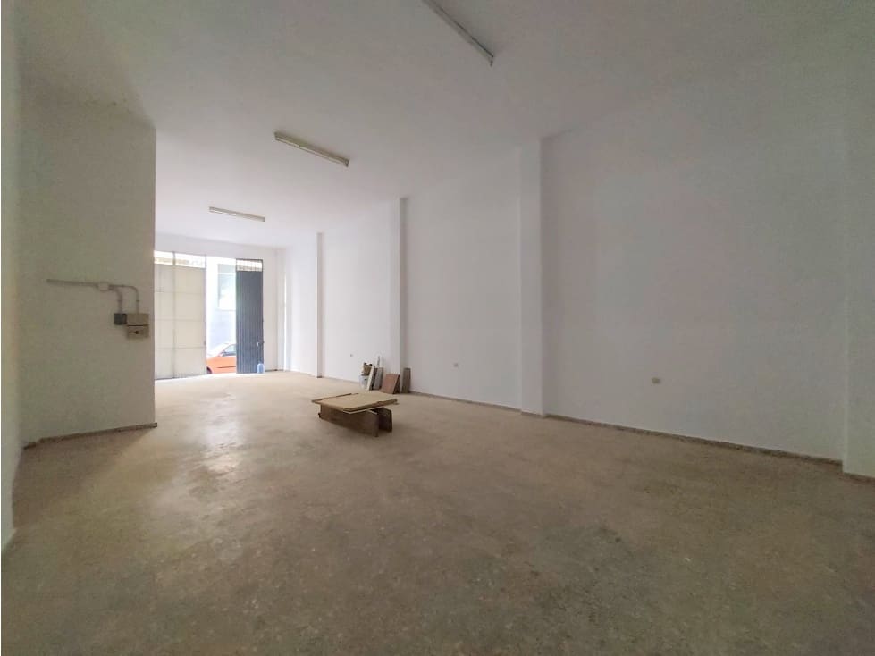 Kommersiell til leie i Taco - € 490 (Ref: 8970871)