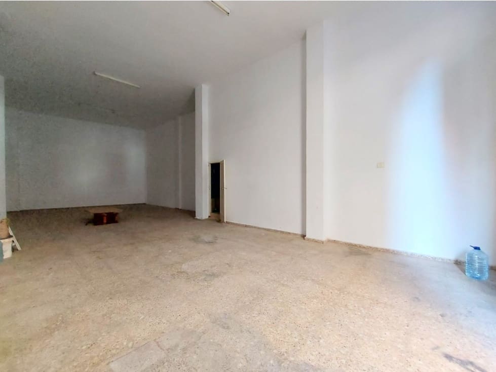 Kommersiell til leie i Taco - € 490 (Ref: 8970871)