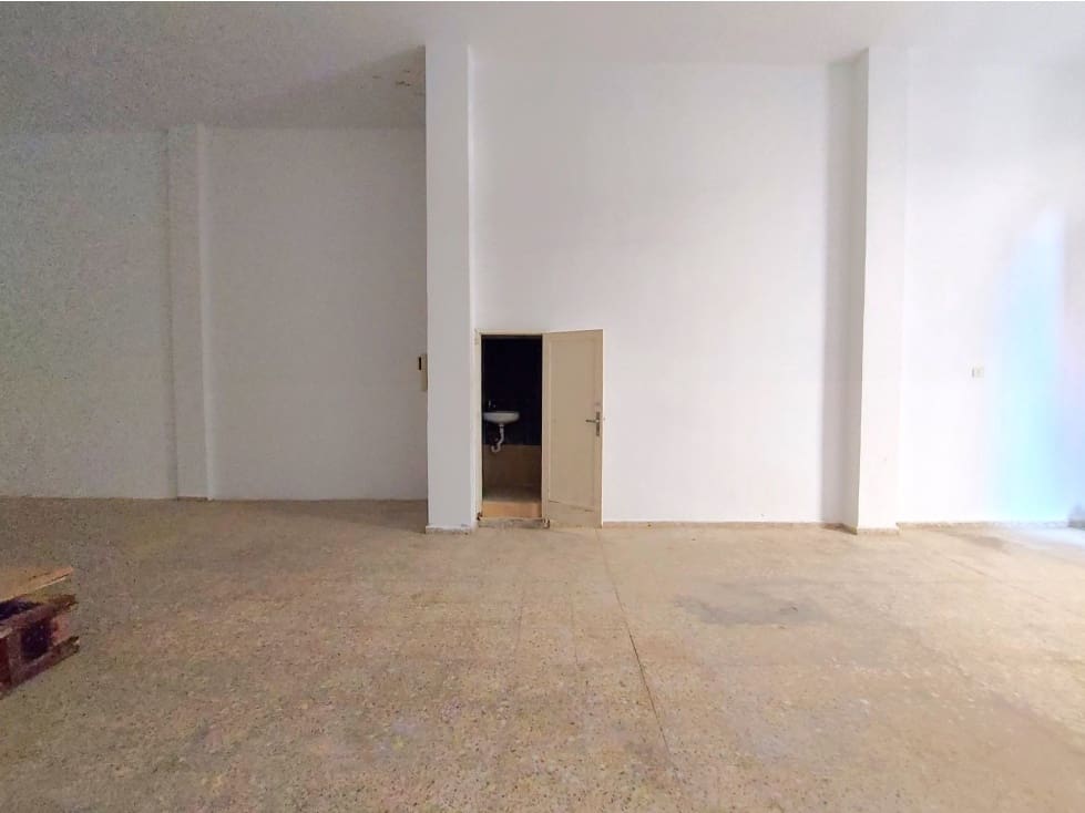 Kommersiell til leie i Taco - € 490 (Ref: 8970871)