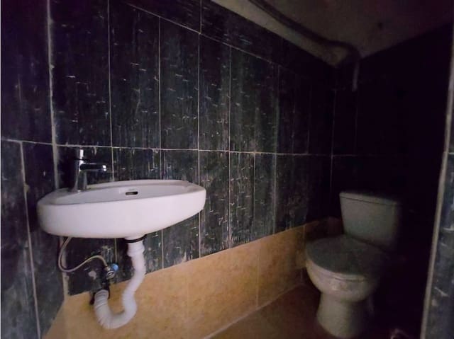 Commercieel te huur in Taco, San Cristóbal de La Laguna - € 490 (Ref: 8970871)