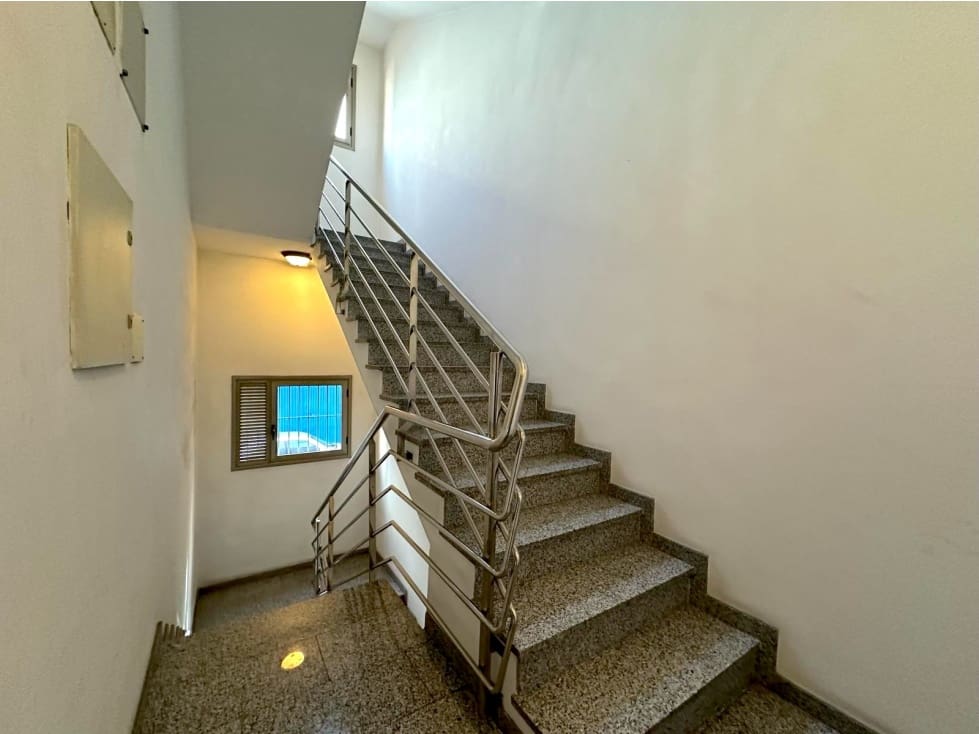 Kommersiell till salu i Taco - 950 000 € (Ref: 8970875)