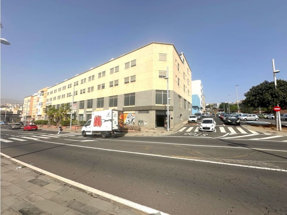 Kommersiell till salu i Taco - 950 000 € (Ref: 8970875)