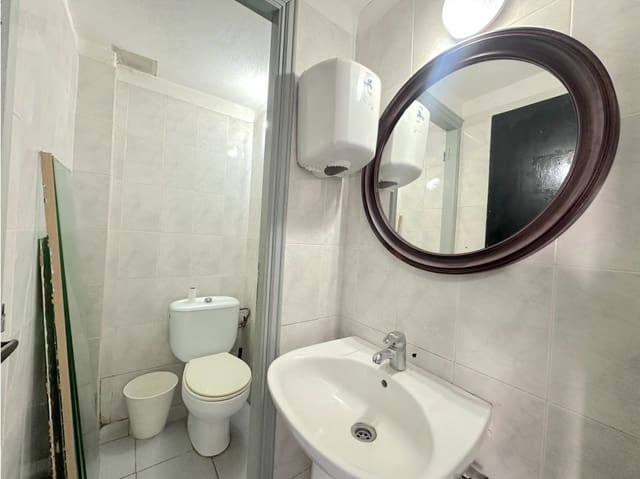 Erhverv til leje i Maria Jimenez, Santa Cruz de Tenerife - € 700 (Ref: 8989591)