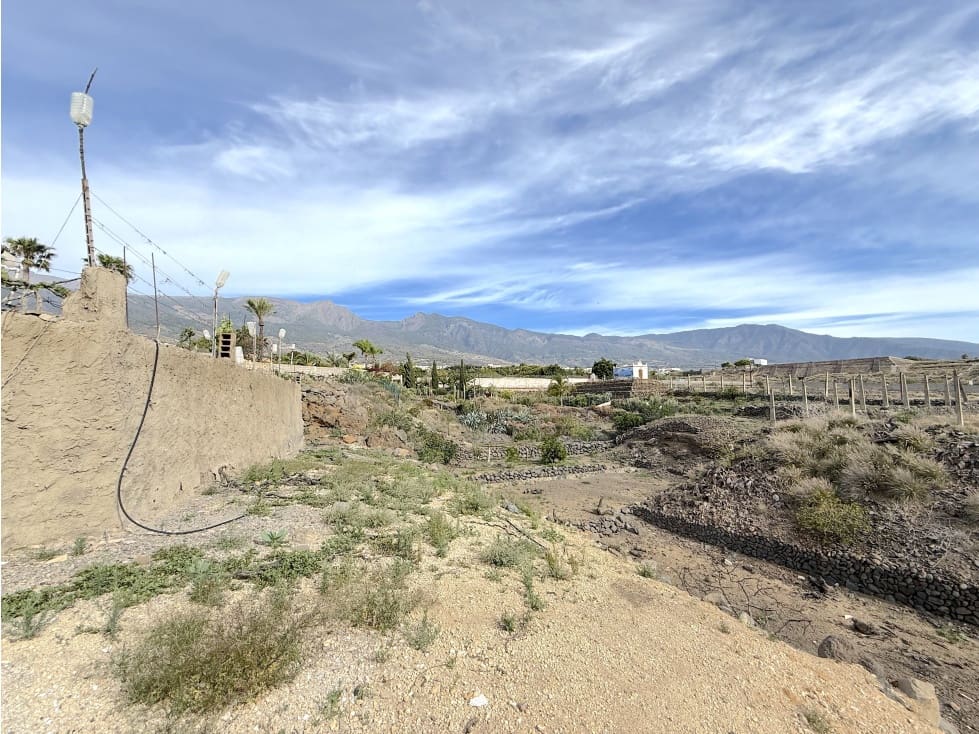 Grunde uden byggetilladelser til salg i Guimar - € 105.000 (Ref: 9008362)