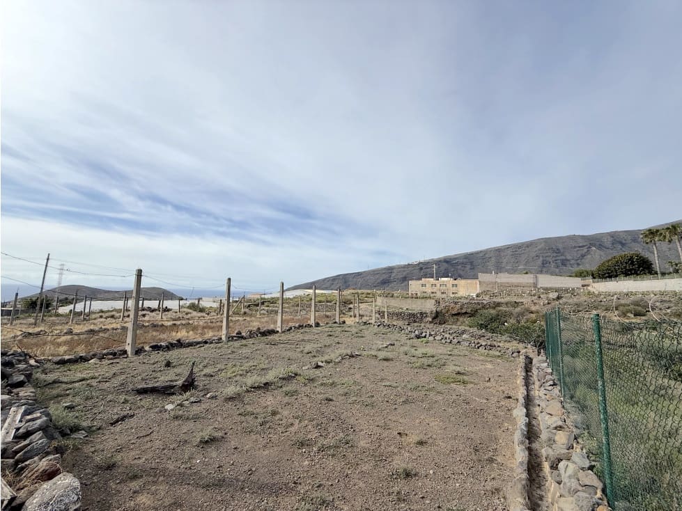 Grunde uden byggetilladelser til salg i Guimar - € 105.000 (Ref: 9008362)