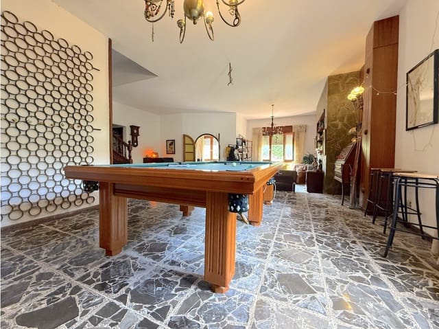 8 soveværelse Villa til salg i San Cristóbal de La Laguna med swimmingpool - € 1.200.000 (Ref: 9240907)