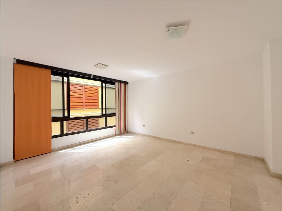 3 soveværelse Lejlighed til leje i Santa Cruz de Tenerife - € 1.200 (Ref: 9253787)