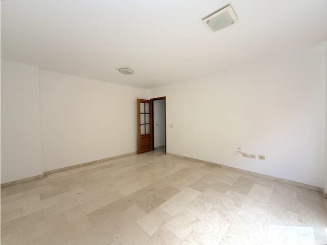 3 bedroom Flat for rent in Santa Cruz de Tenerife - € 1,200 (Ref: 9253787)