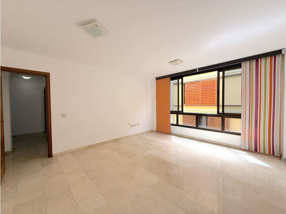 3 soveværelse Lejlighed til leje i Santa Cruz de Tenerife - € 1.200 (Ref: 9253787)