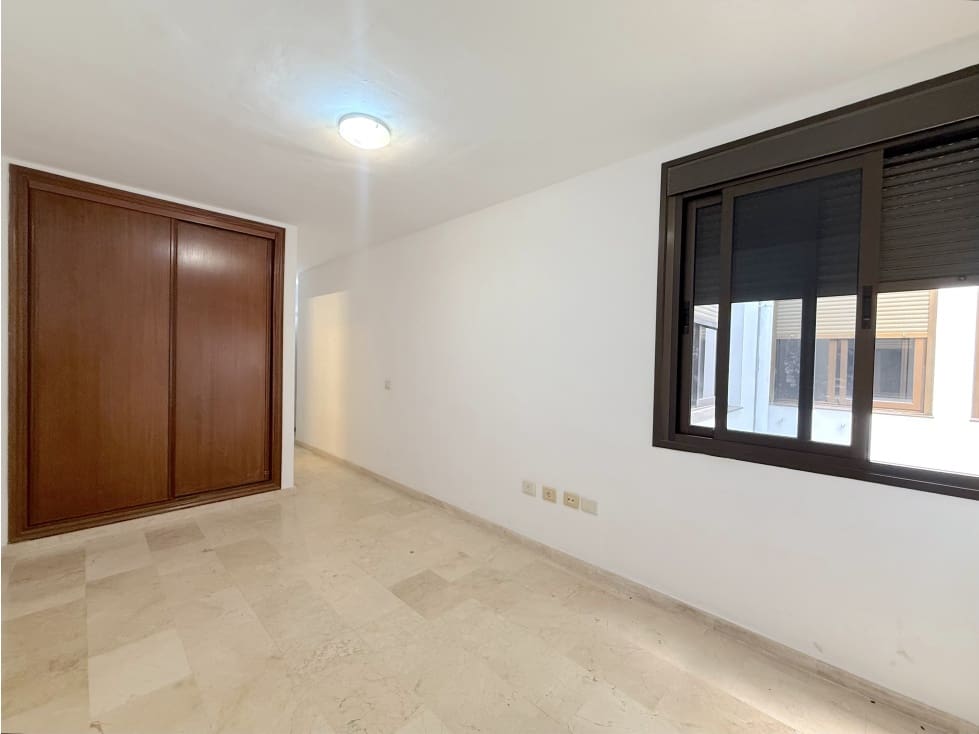 3 soveværelse Lejlighed til leje i Santa Cruz de Tenerife - € 1.200 (Ref: 9253787)