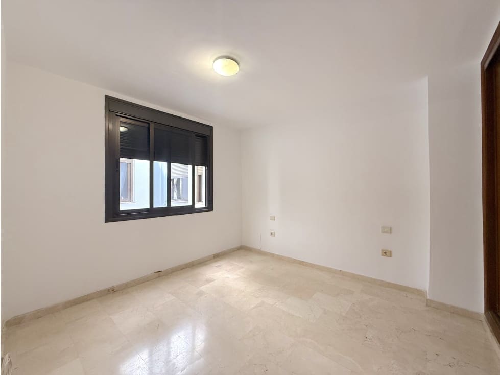 3 soveværelse Lejlighed til leje i Santa Cruz de Tenerife - € 1.200 (Ref: 9253787)