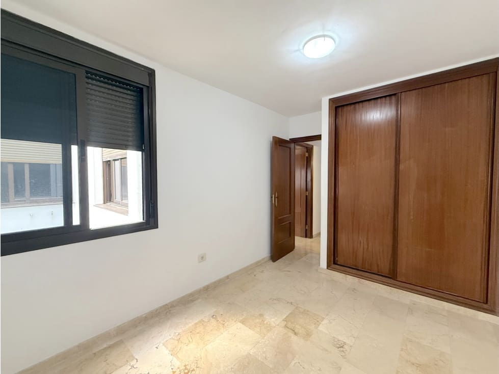 3 soveværelse Lejlighed til leje i Santa Cruz de Tenerife - € 1.200 (Ref: 9253787)