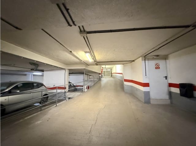 Garage for rent in Zona Centro, Santa Cruz de Tenerife - € 185 (Ref: 9264907)