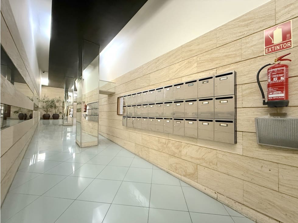 Garage for rent in Santa Cruz de Tenerife - € 185 (Ref: 9264907)