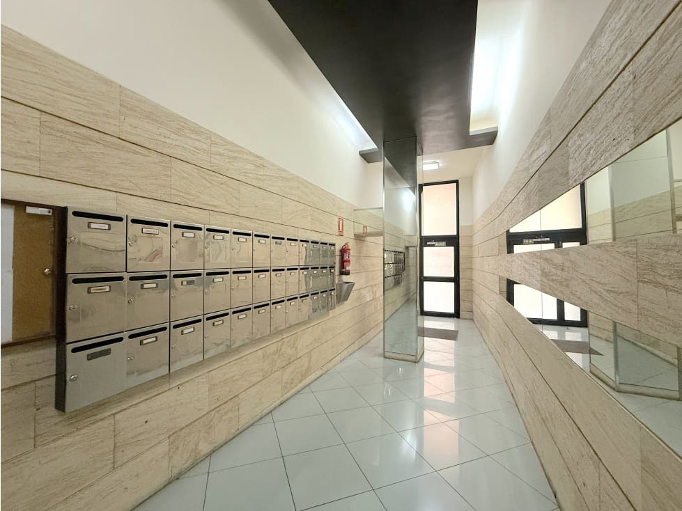 Garage for rent in Santa Cruz de Tenerife - € 185 (Ref: 9264907)