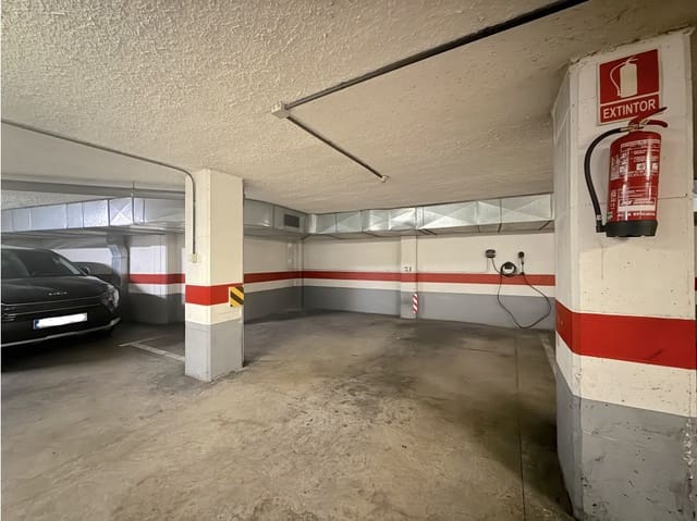 Garage for rent in Zona Centro, Santa Cruz de Tenerife - € 185 (Ref: 9264907)
