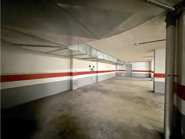 Garage for rent in Zona Centro, Santa Cruz de Tenerife - € 185 (Ref: 9264907)