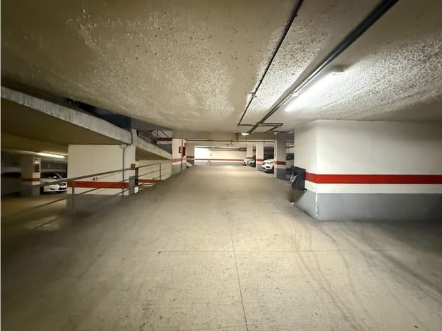 Garage for rent in Zona Centro, Santa Cruz de Tenerife - € 185 (Ref: 9264907)