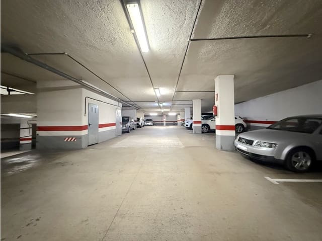 Garage for rent in Zona Centro, Santa Cruz de Tenerife - € 185 (Ref: 9264907)