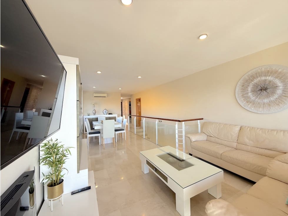 4 soveværelse Villa til leje i Santa Cruz de Tenerife med swimmingpool - € 5.000 (Ref: 9292380)